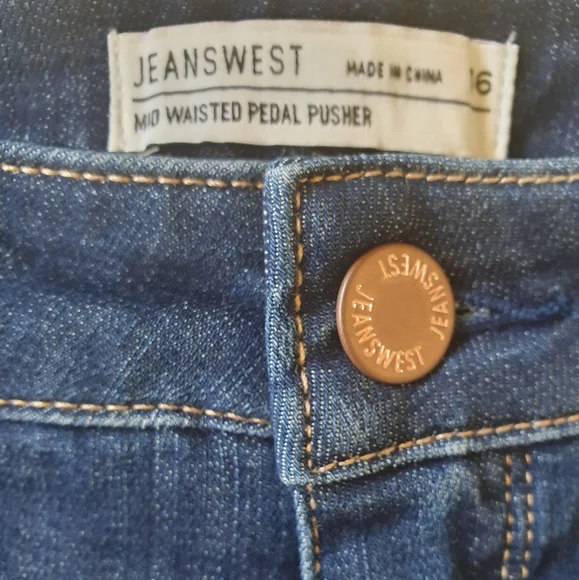 Jeanswest Denim Pedal Pusher Shorts Size 16 - Picture 3 of 4